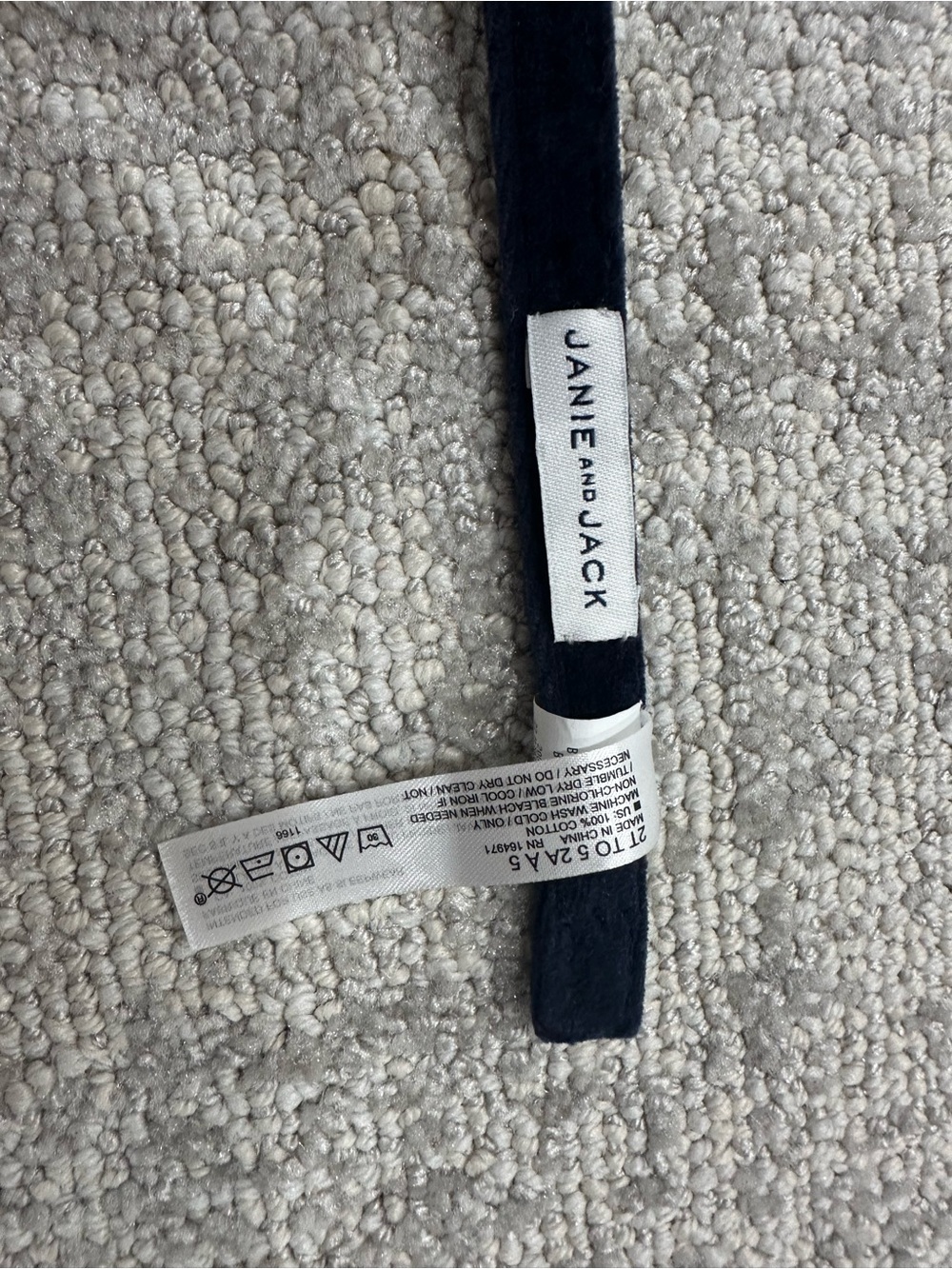 Janie and Jack Boys Navy Velvet Bow Tie Size 2-5 - Picture 3 of 3